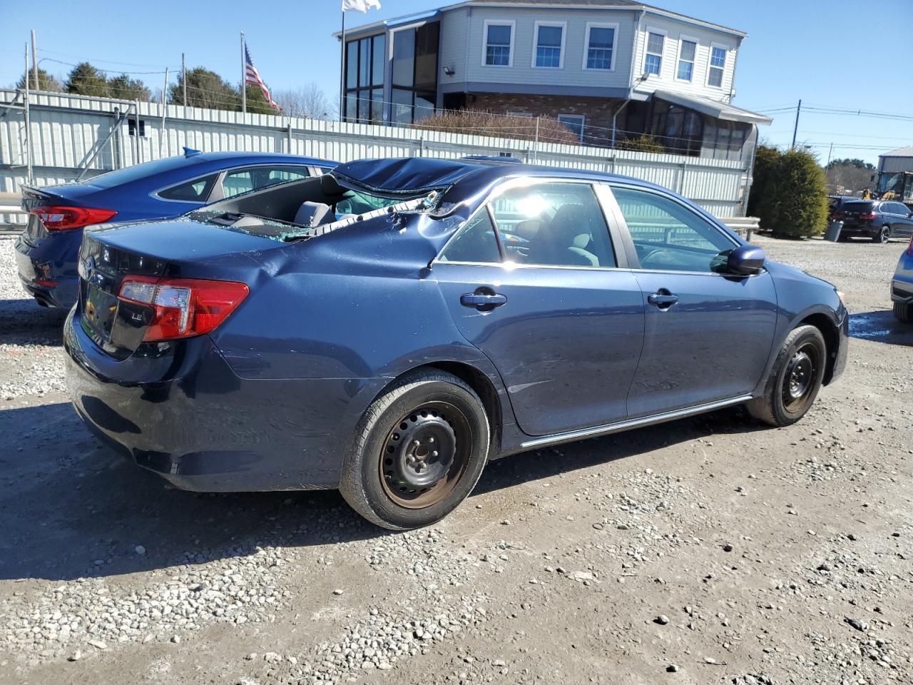 2014 TOYOTA CAMRY L - Image 3