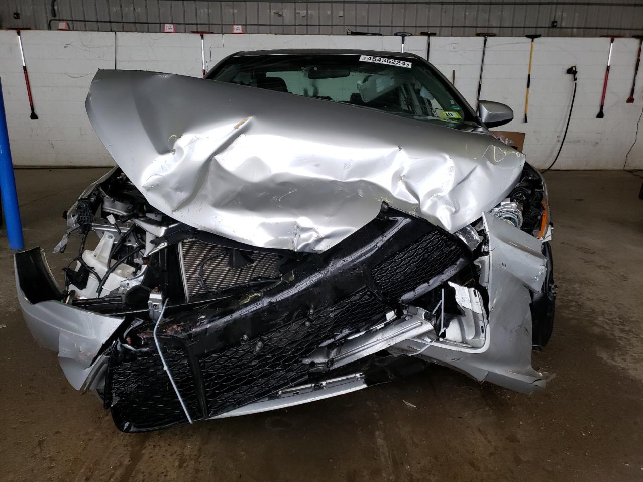 2017 TOYOTA CAMRY LE - Image 5