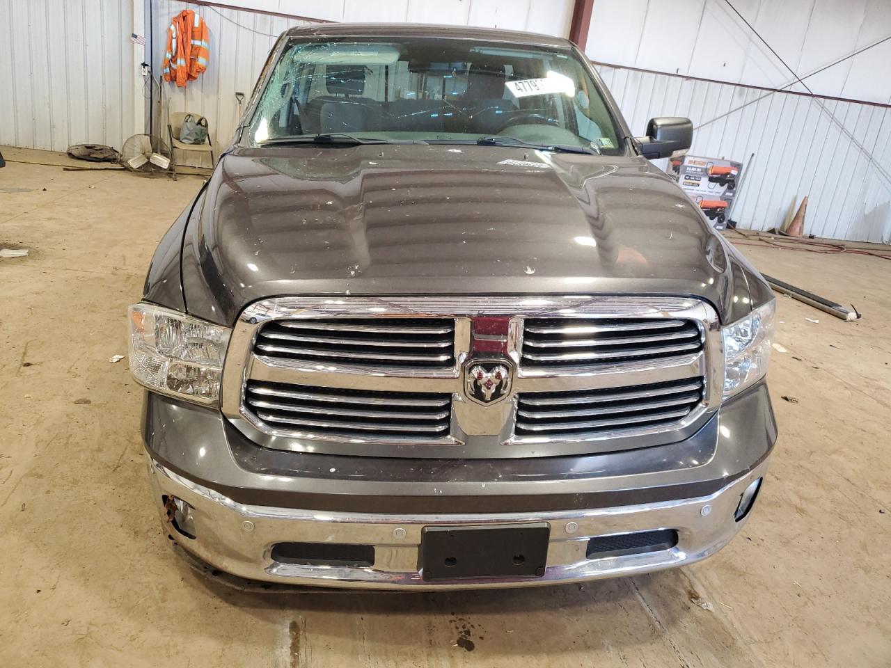 2015 RAM 1500 SLT - Image 5