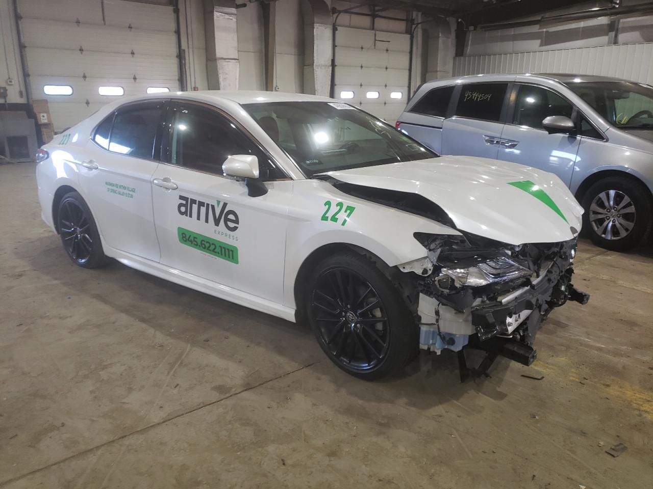 2022 TOYOTA CAMRY XSE - Фото 4