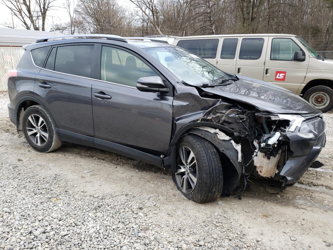 2017 TOYOTA RAV4 XLE - Фото 4