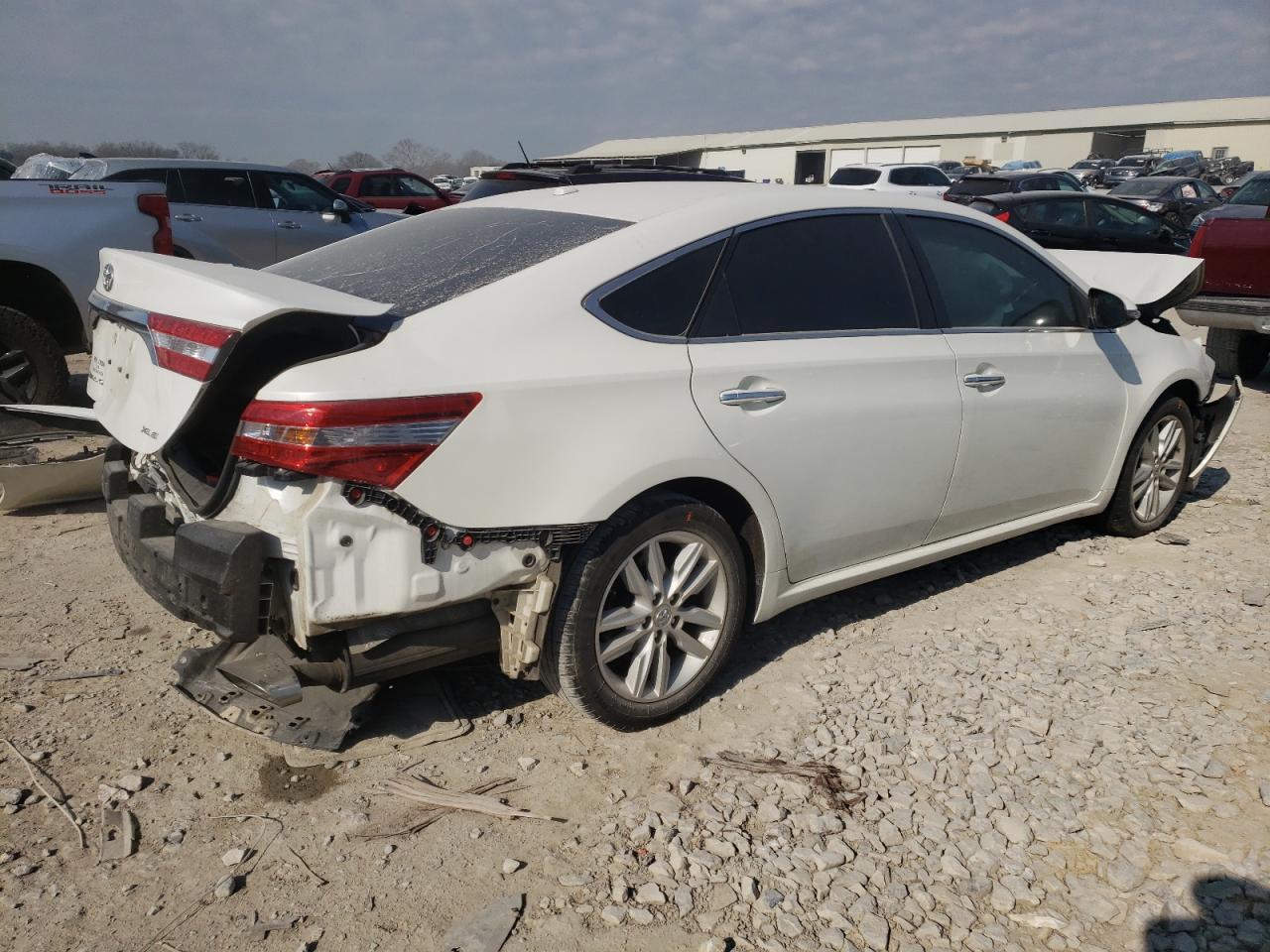 2015 TOYOTA AVALON XLE - Image 3