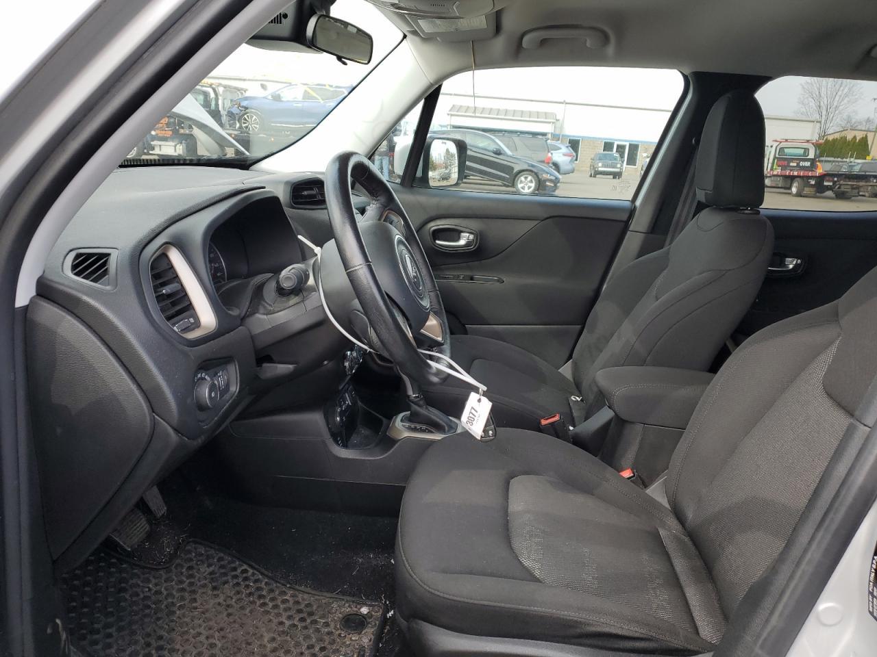 2017 JEEP RENEGADE L - Image 7