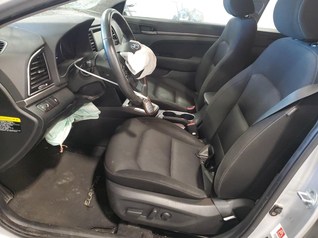 2017 HYUNDAI ELANTRA SE - Фото 7