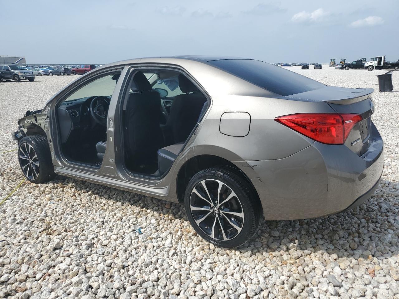 2018 TOYOTA COROLLA L - Image 2