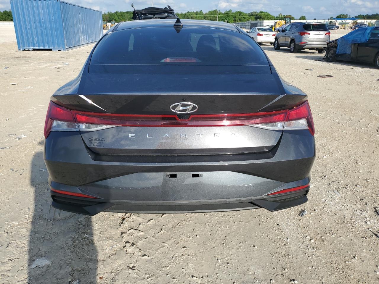2022 HYUNDAI ELANTRA SE - Image 6