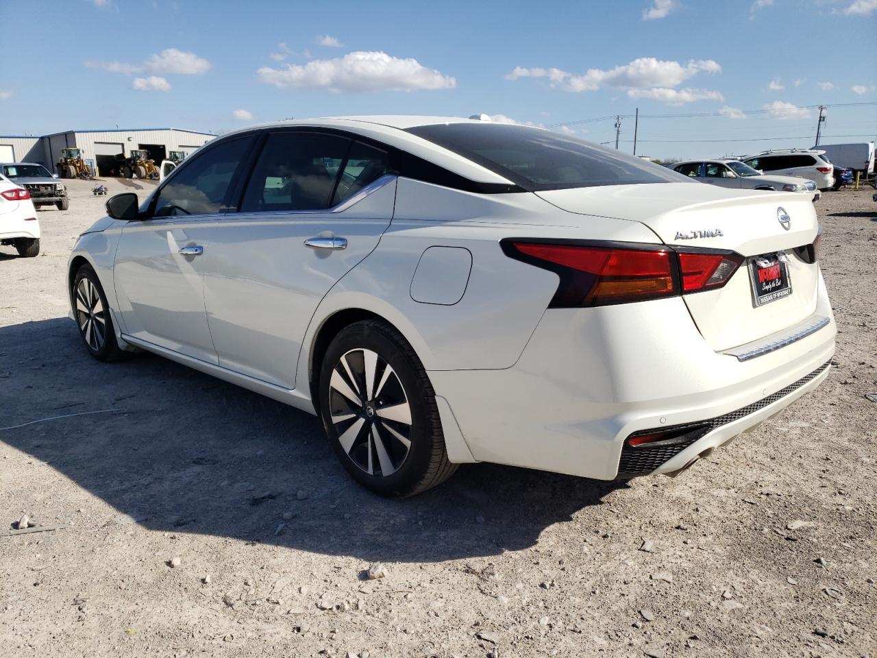 2020 NISSAN ALTIMA SV - Фото 2