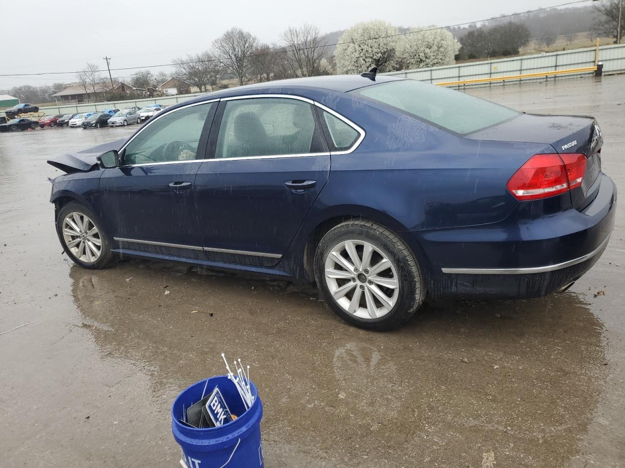 2013 VOLKSWAGEN PASSAT SEL - Фото 2