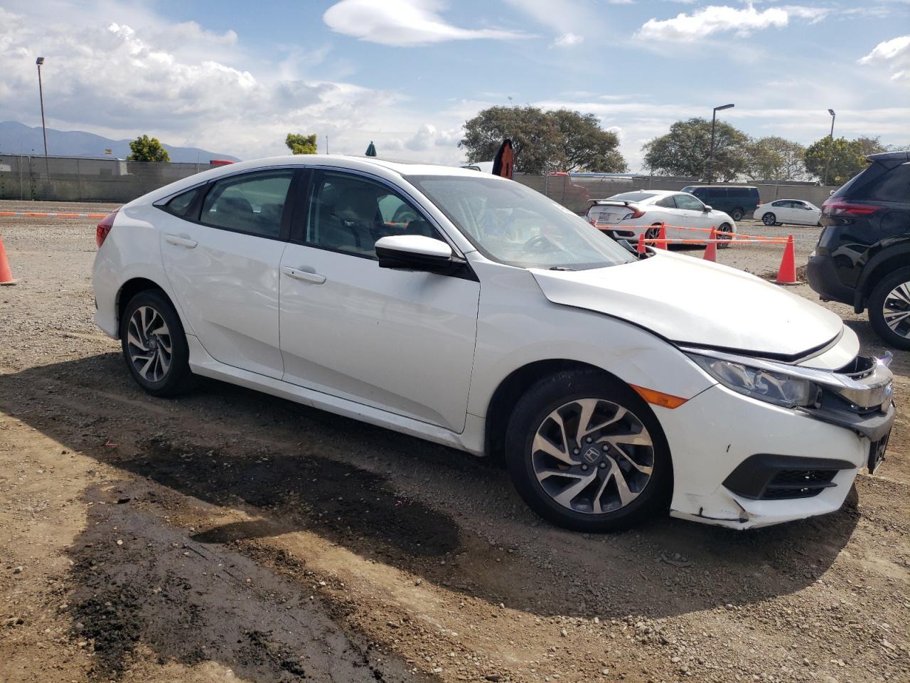 2018 HONDA CIVIC EX - Image 4
