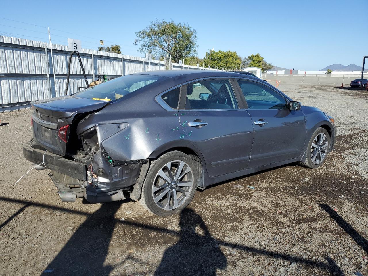 2017 NISSAN ALTIMA 2.5 - Фото 3