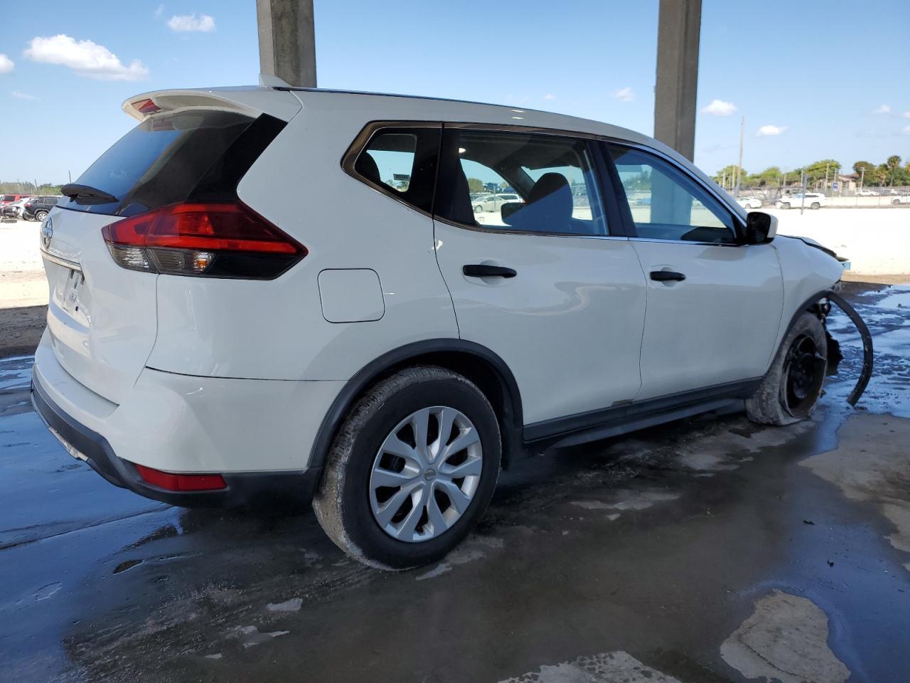 2017 NISSAN ROGUE S - Фото 3