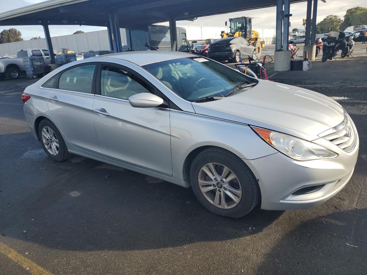 2013 HYUNDAI SONATA GLS - Фото 4