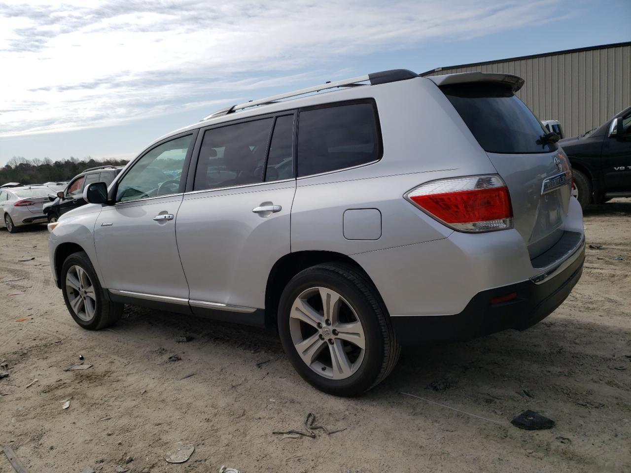 2012 TOYOTA HIGHLANDER - Image 2