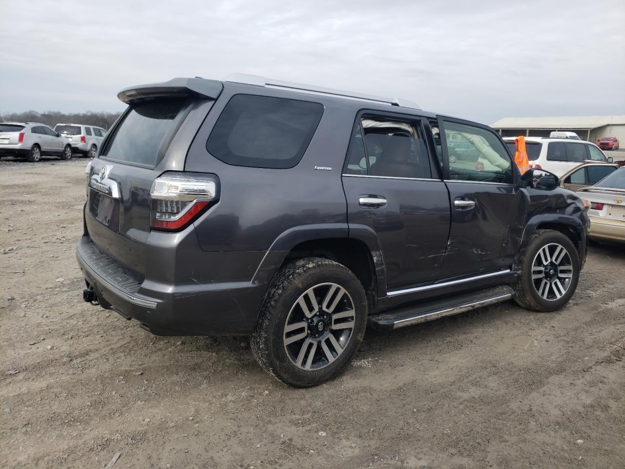 2017 TOYOTA 4RUNNER SR - Image 3