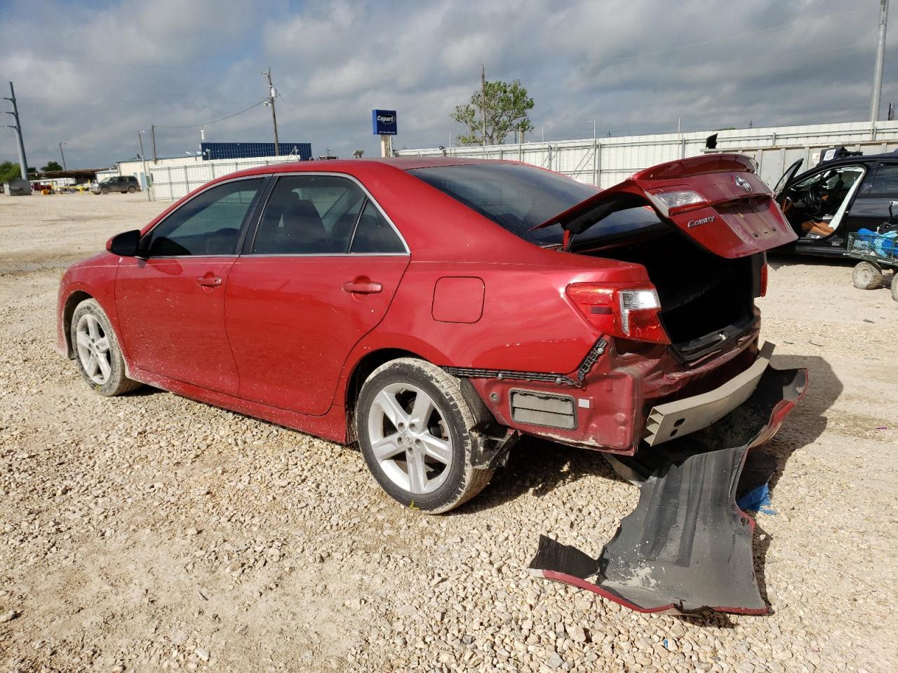 2014 TOYOTA CAMRY L - Image 2