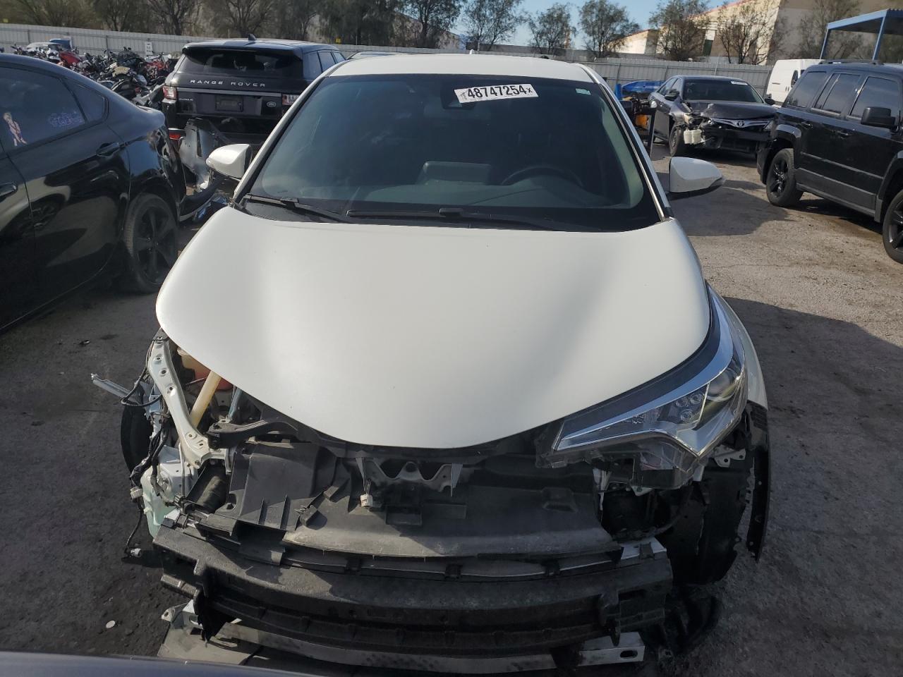 2019 TOYOTA C-HR XLE - Image 5