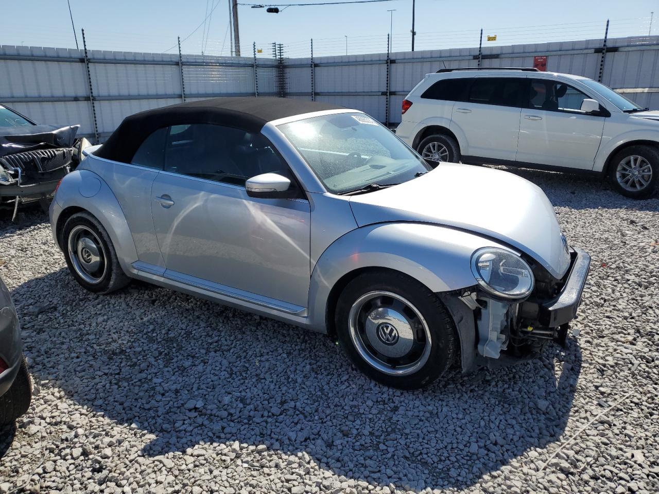 2015 VOLKSWAGEN BEETLE 1.8 - Фото 4