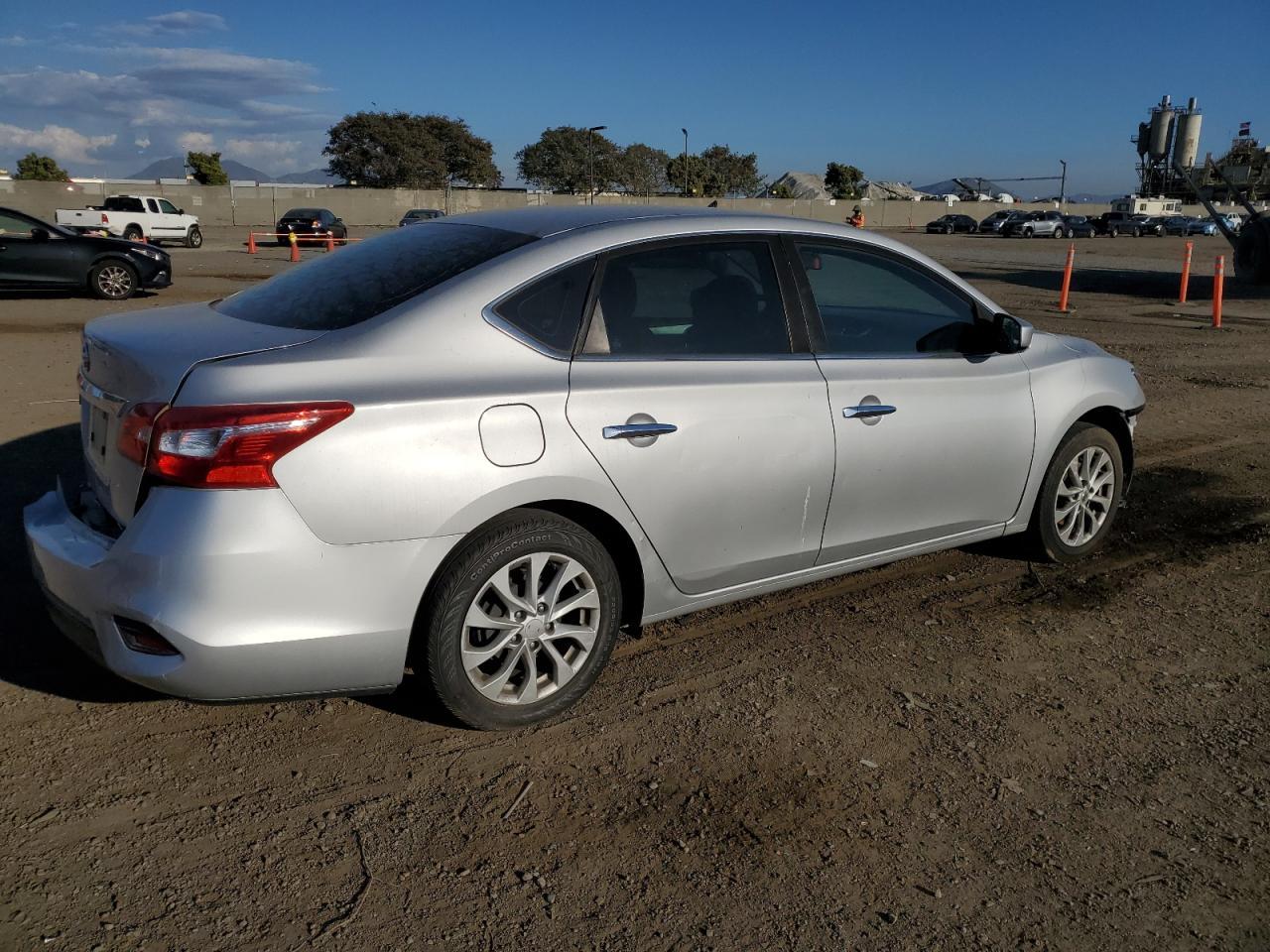 2017 NISSAN SENTRA S - Фото 3