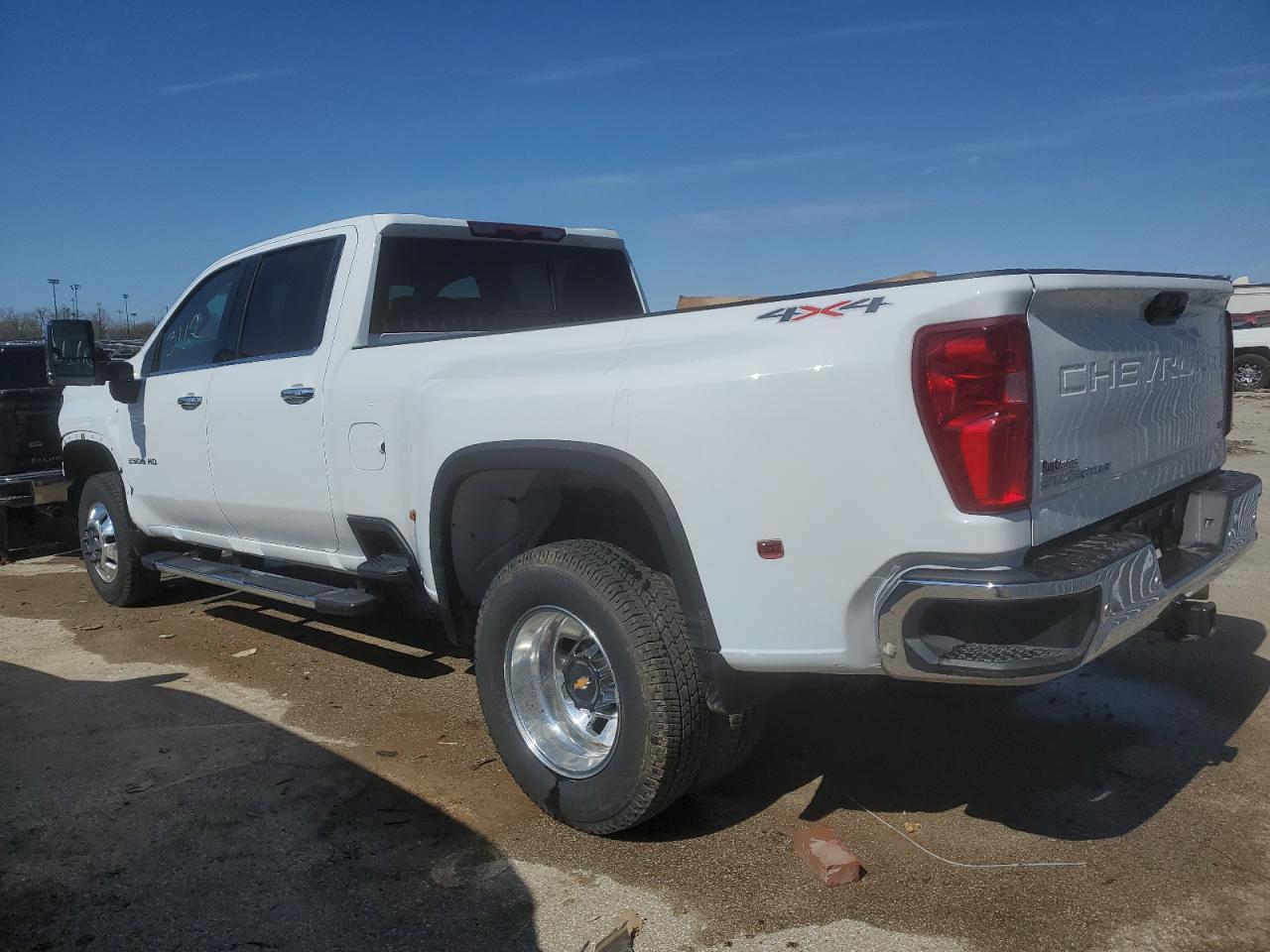 2024 CHEVROLET SILVERADO - Фото 2