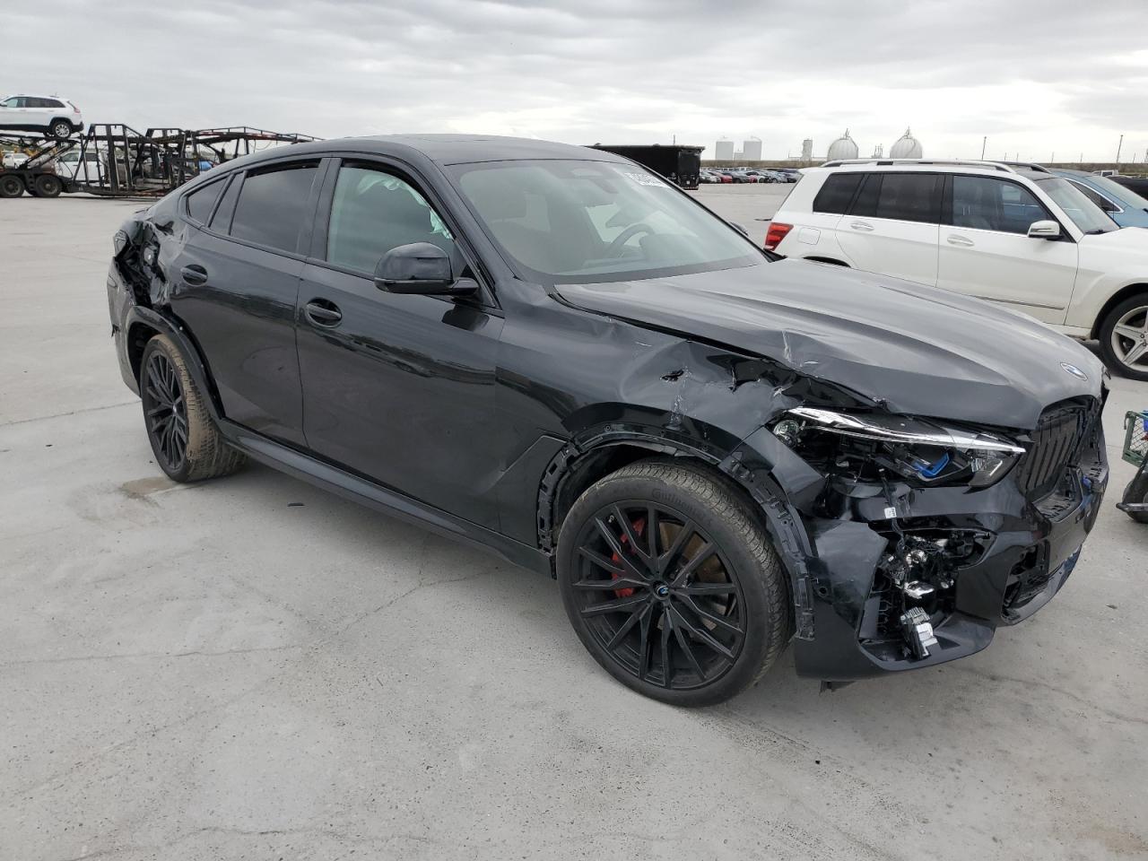 2022 BMW X6 XDRIVE4 - Фото 4