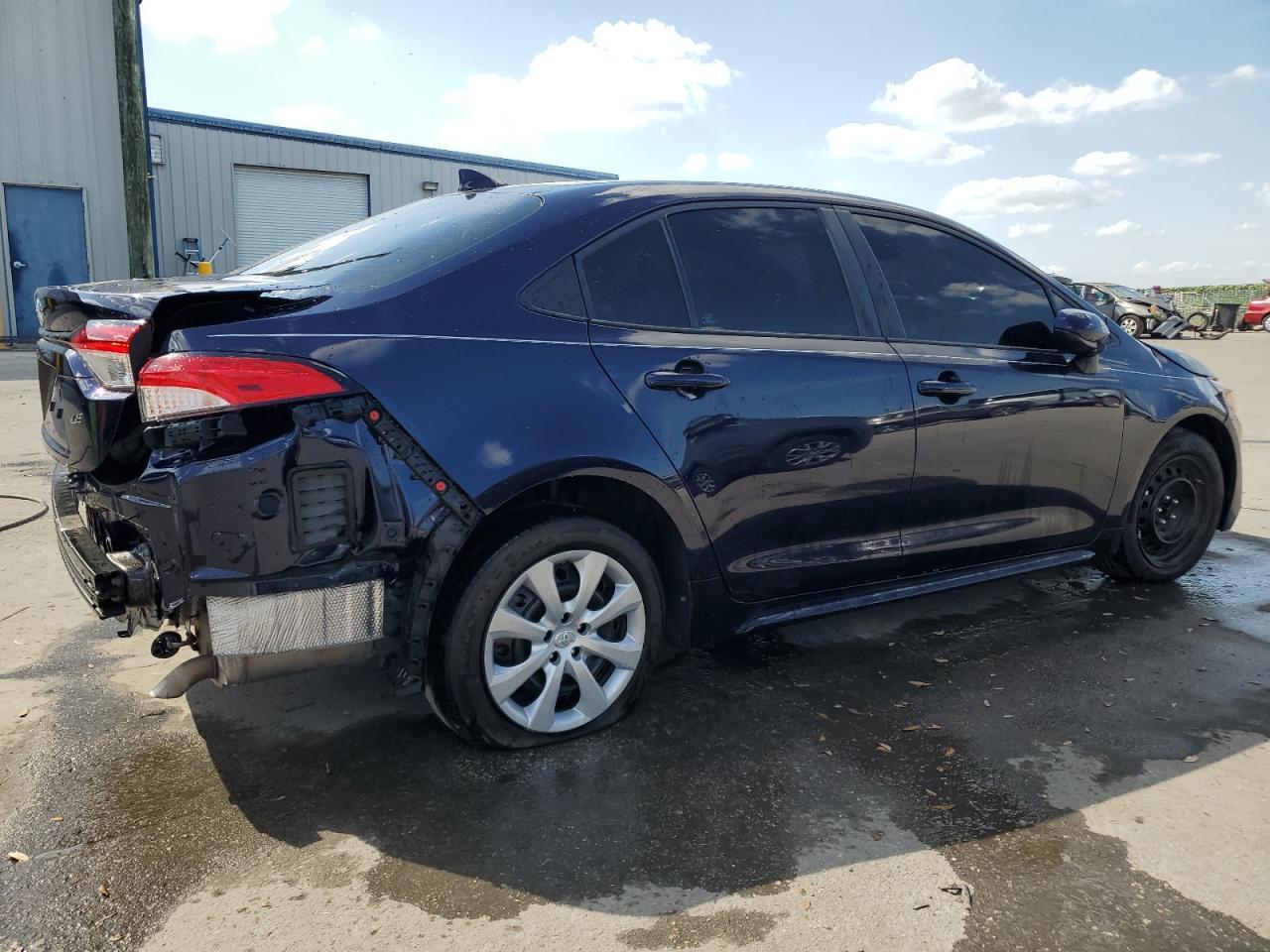 2022 TOYOTA COROLLA LE - Фото 3