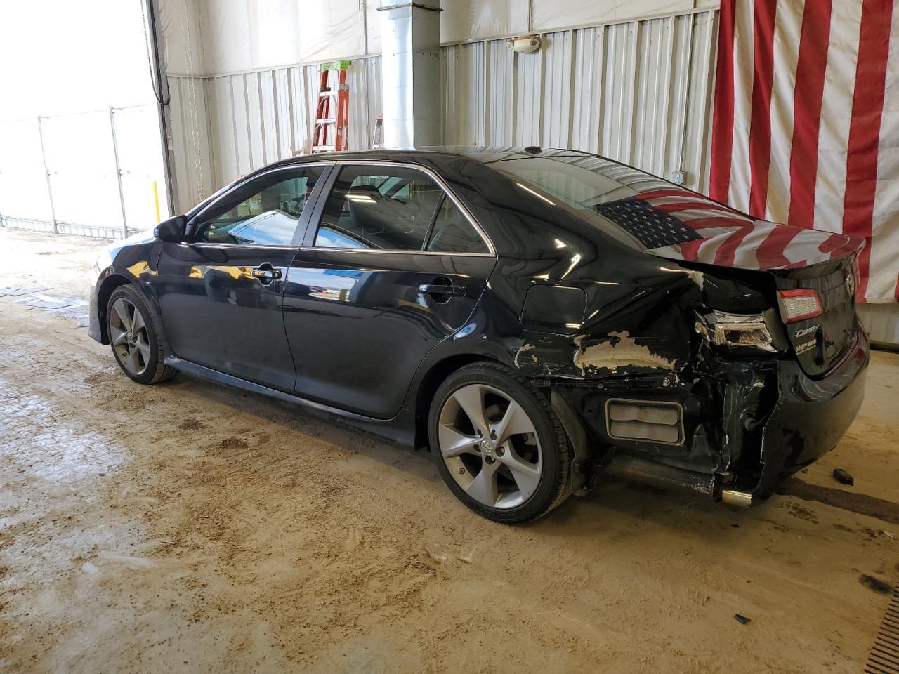2012 TOYOTA CAMRY SE - Фото 2