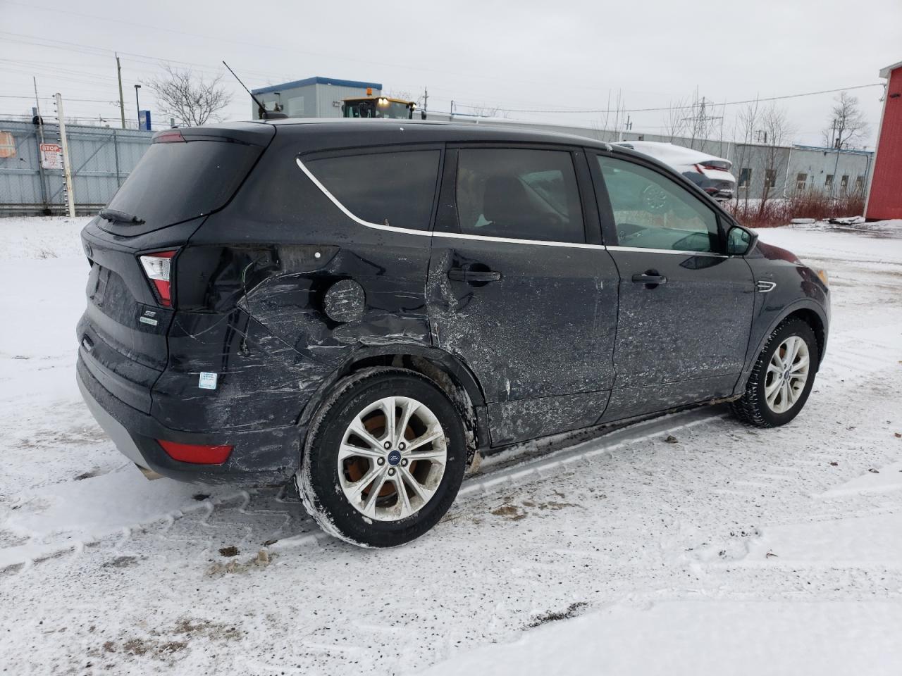 2017 FORD ESCAPE SE - Image 3