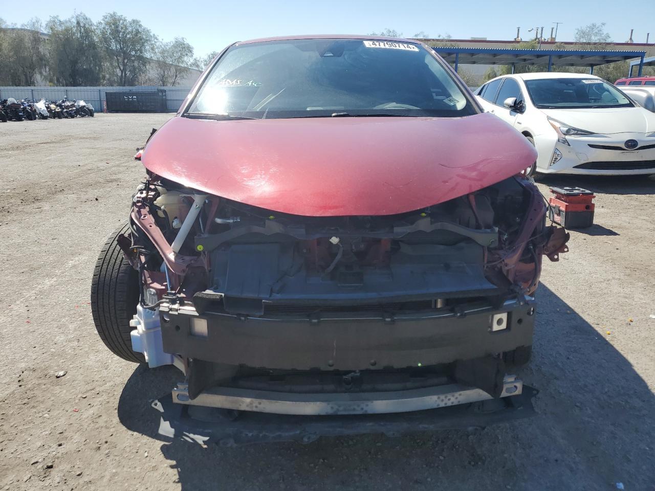 2018 TOYOTA C-HR XLE - Image 5