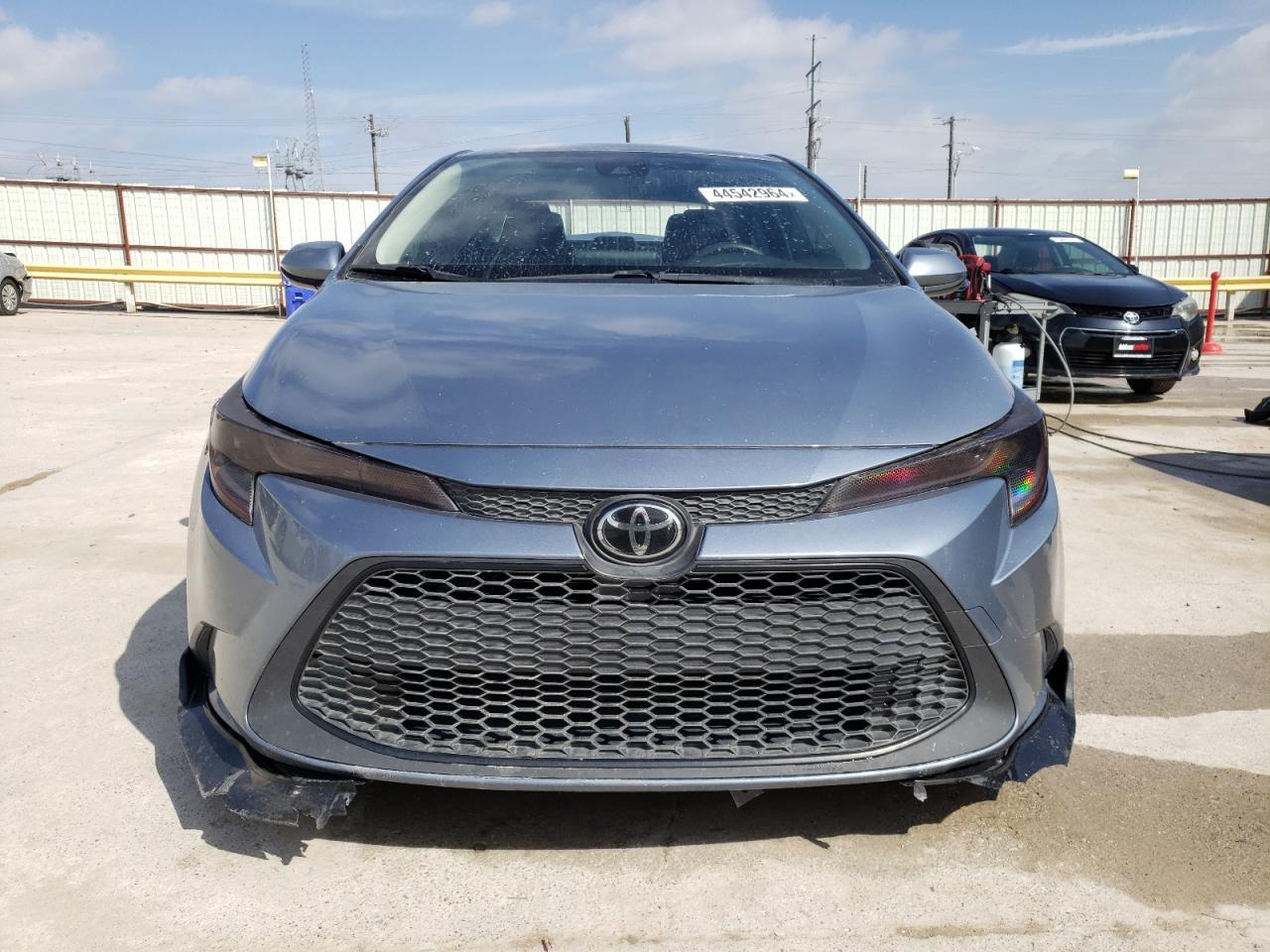 2020 TOYOTA COROLLA LE - Фото 5