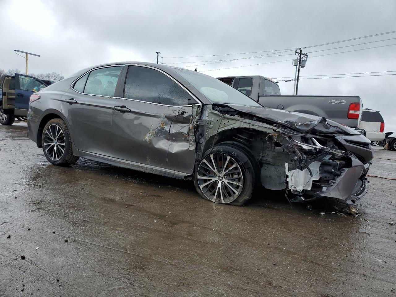 2020 TOYOTA CAMRY SE - Image 4