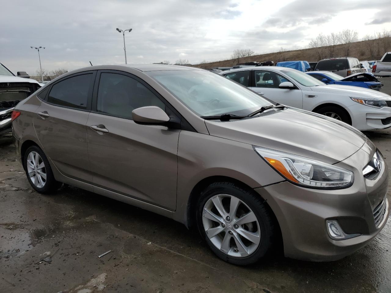 2014 HYUNDAI ACCENT GLS - Фото 4