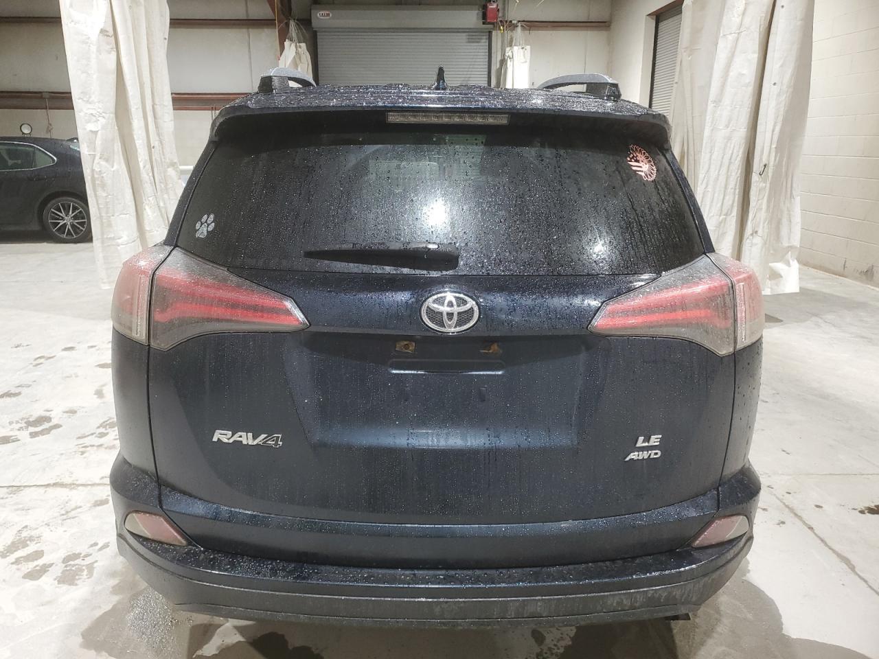 2017 TOYOTA RAV4 LE - Фото 6