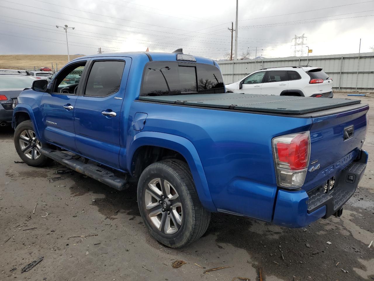 2017 TOYOTA TACOMA DOU - Фото 2