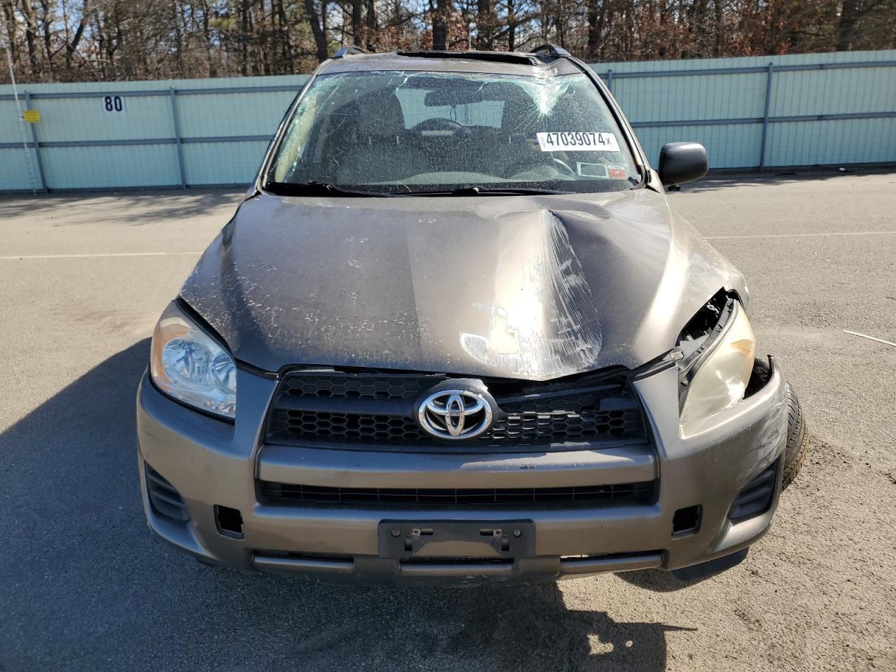 2011 TOYOTA RAV4 - Image 5