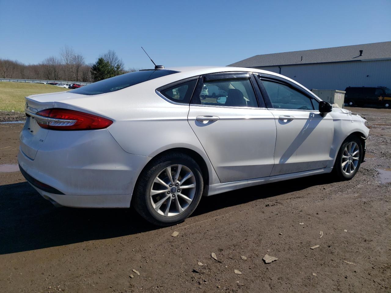 2017 FORD FUSION SE - Image 3