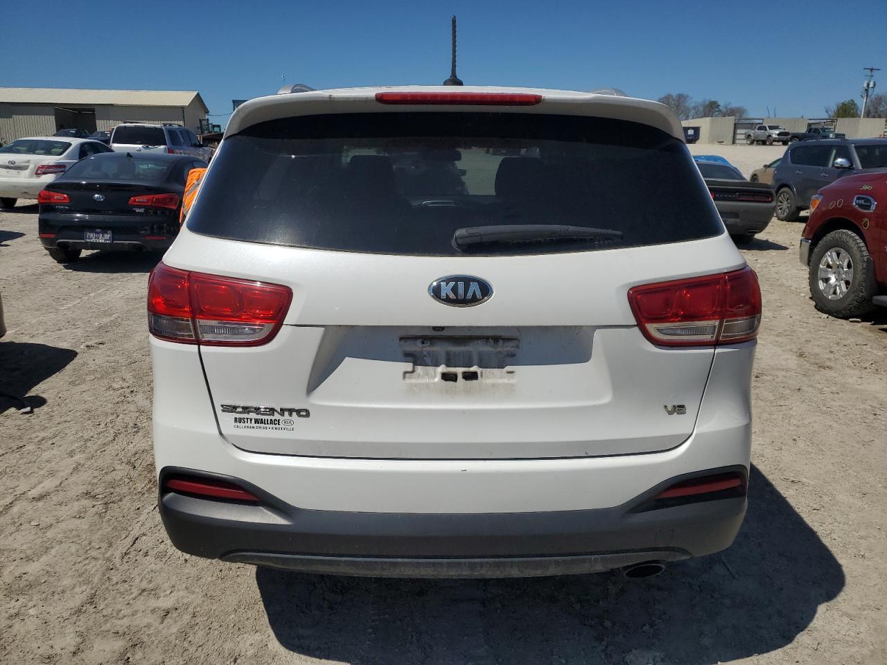 2016 KIA SORENTO LX - Фото 6