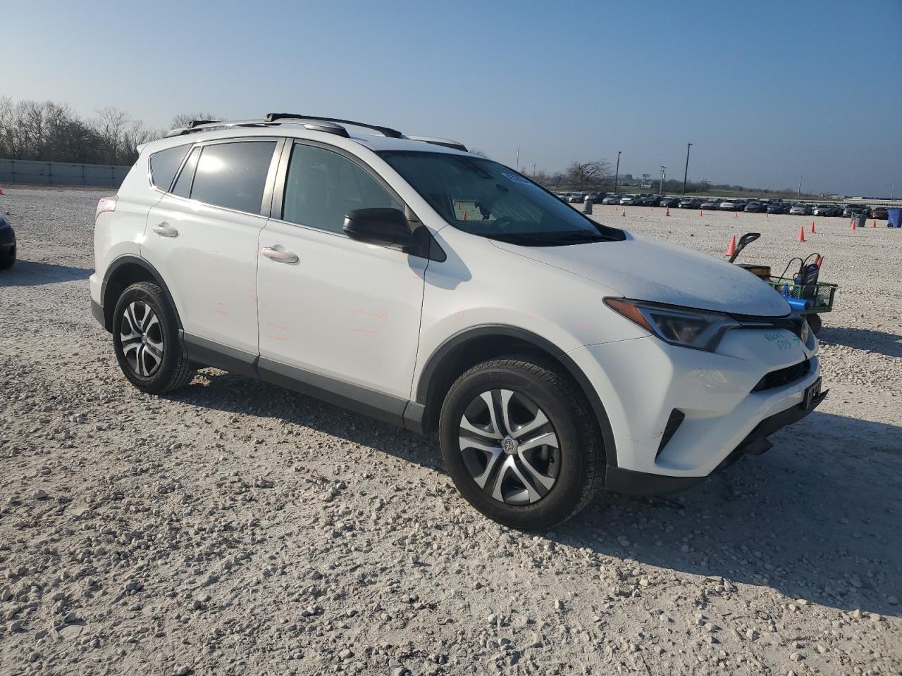 2017 TOYOTA RAV4 LE - Image 4