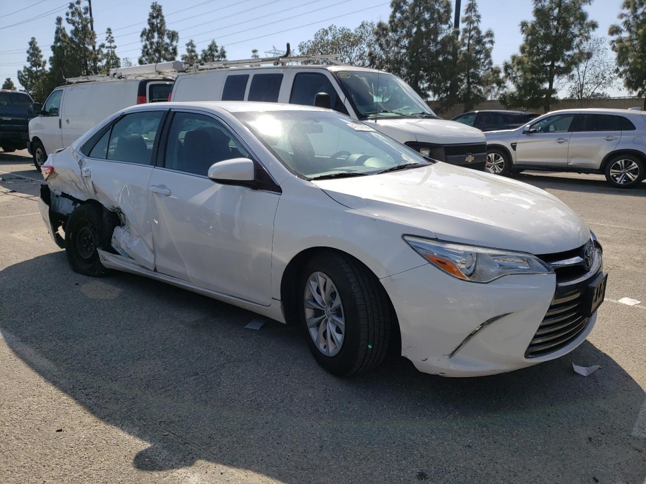 2015 TOYOTA CAMRY LE - Фото 4