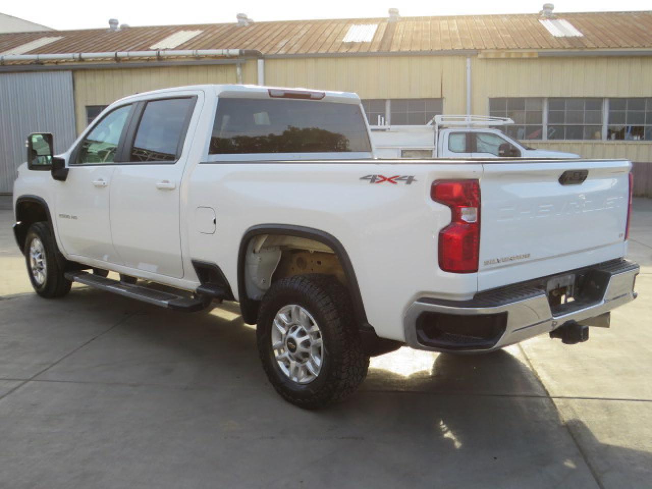 2023 CHEVROLET SILVERADO - Фото 4