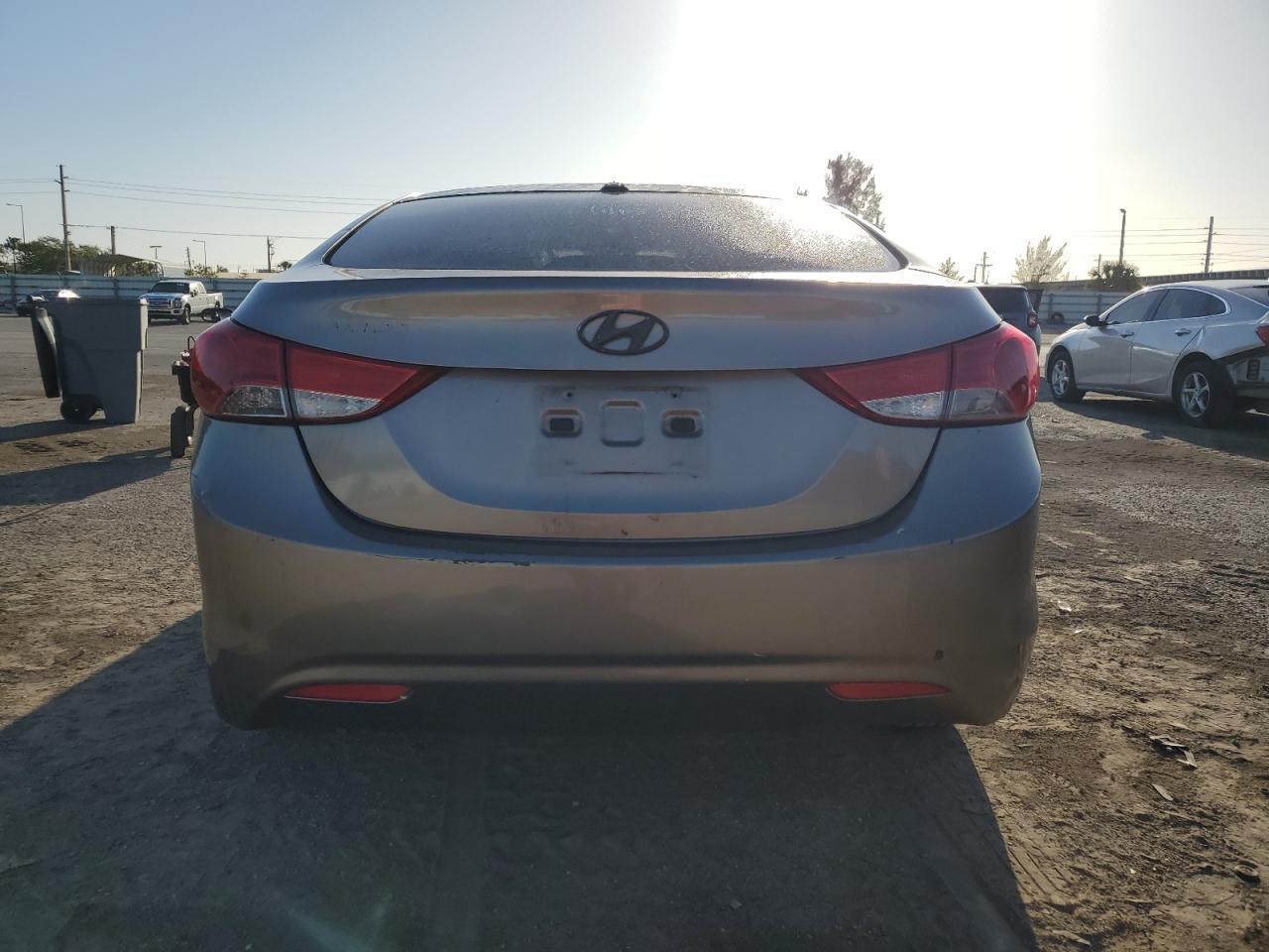 2011 HYUNDAI ELANTRA GL - Image 6