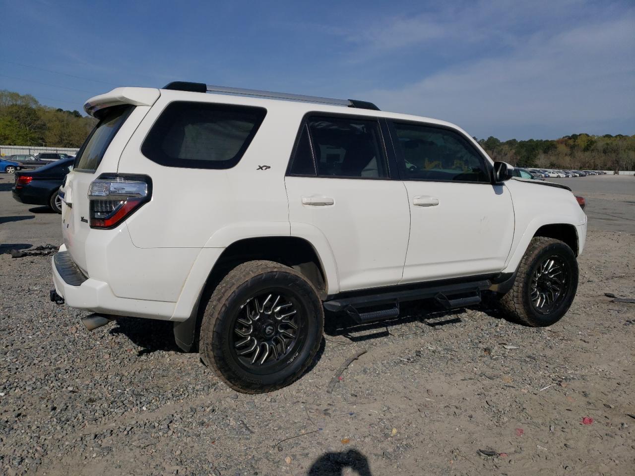 2020 TOYOTA 4RUNNER SR - Фото 3