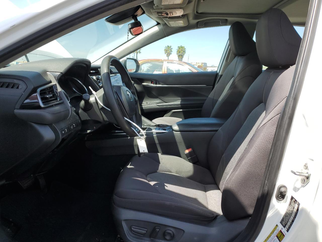 2019 TOYOTA CAMRY LE - Image 7