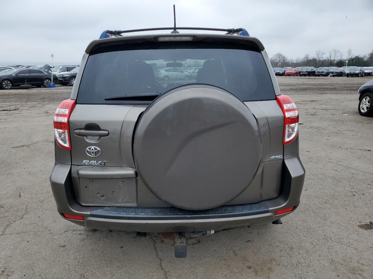 2011 TOYOTA RAV4 - Фото 6