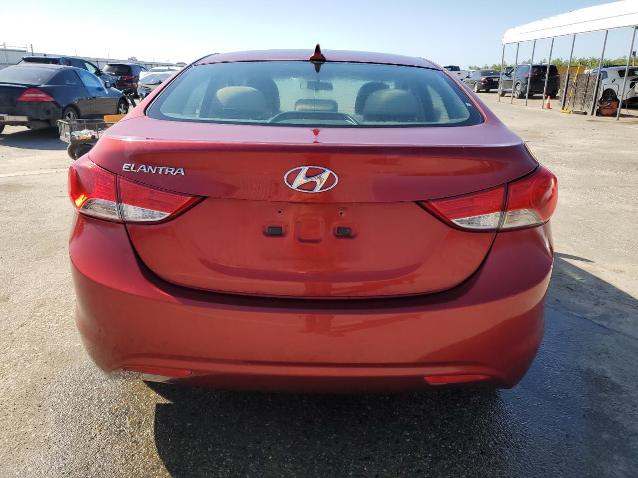 2013 HYUNDAI ELANTRA GL - Image 6