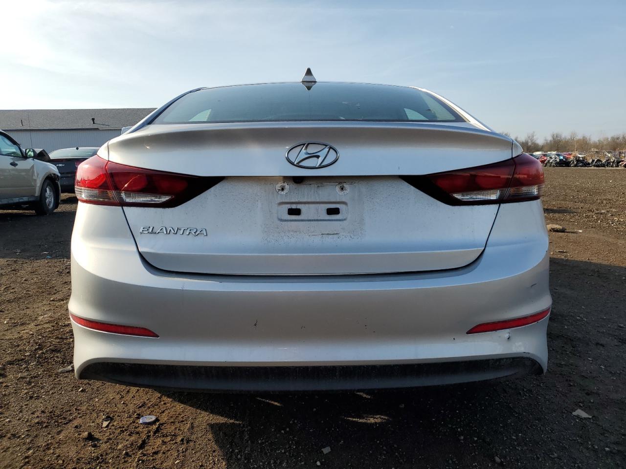 2018 HYUNDAI ELANTRA SE - Фото 6