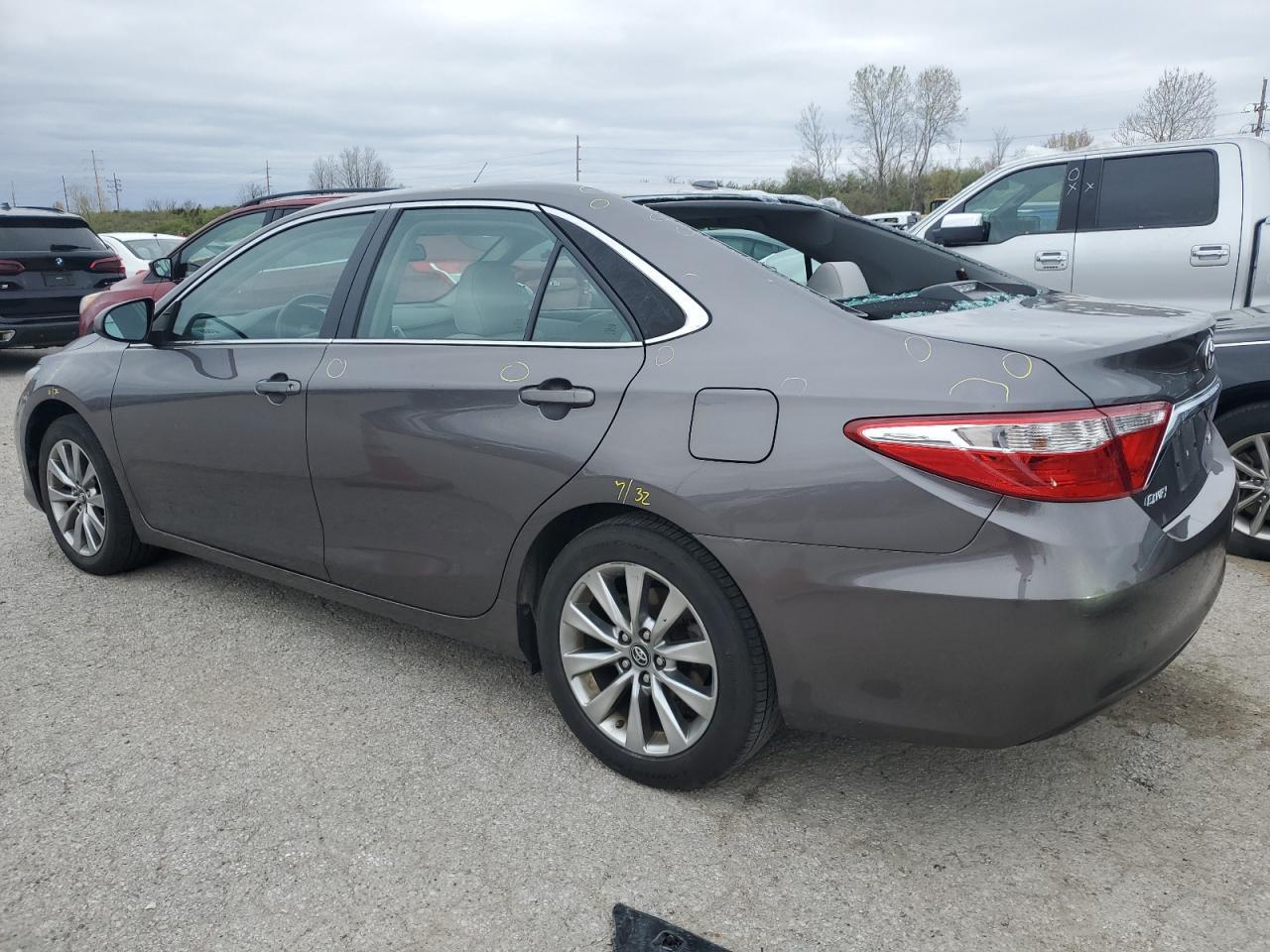 2016 TOYOTA CAMRY LE - Фото 2