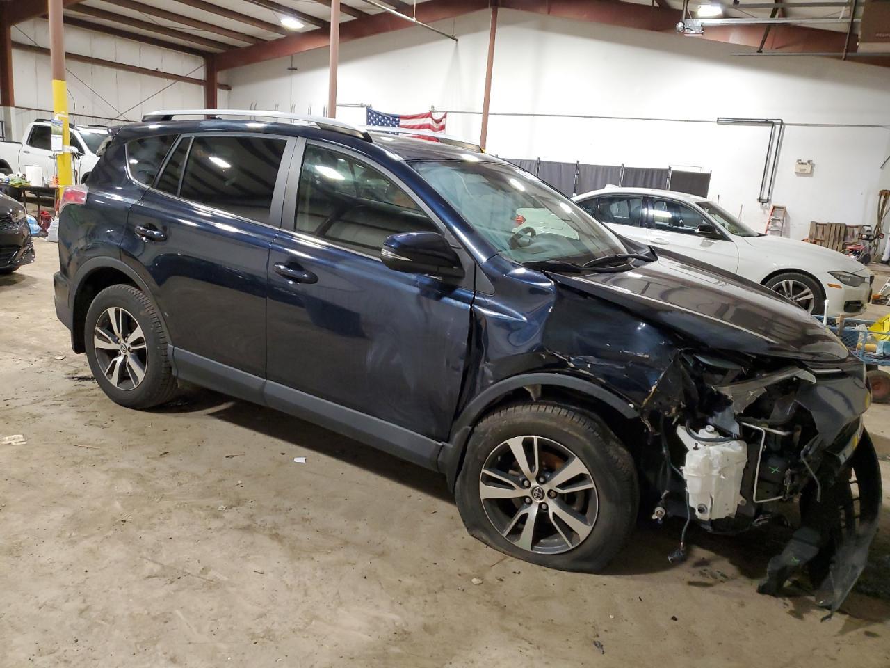 2017 TOYOTA RAV4 XLE - Image 4