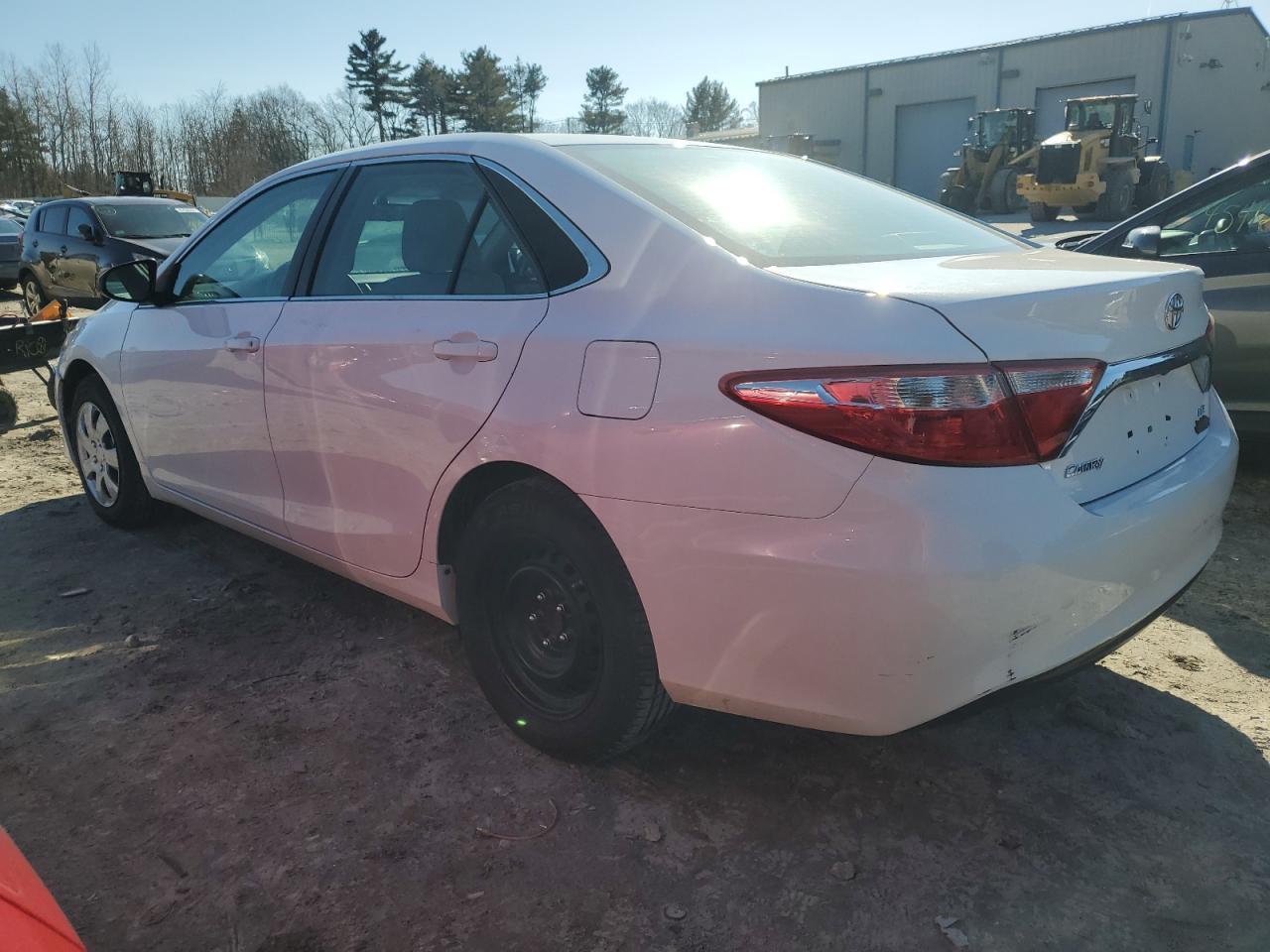 2015 TOYOTA CAMRY LE - Фото 2