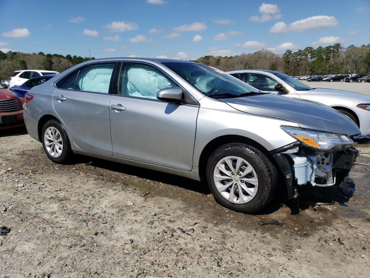 2015 TOYOTA CAMRY LE - Фото 4