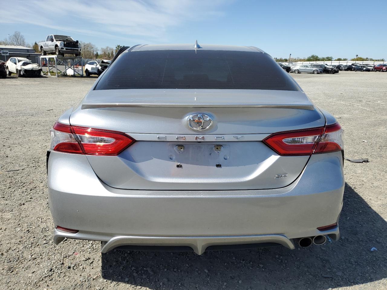 2020 TOYOTA CAMRY SE - Image 6